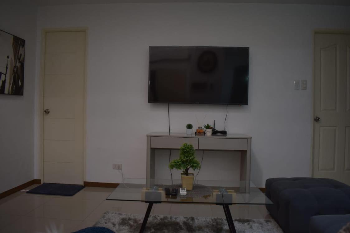 Affordable Makati Apt Manilla Buitenkant foto