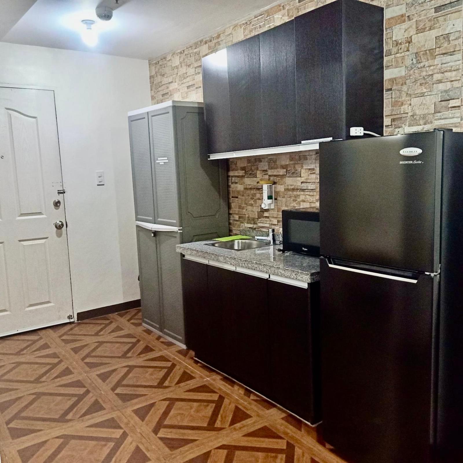 Affordable Makati Apt Manilla Buitenkant foto