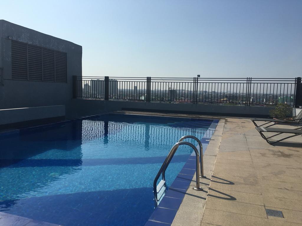Affordable Makati Apt Manilla Buitenkant foto